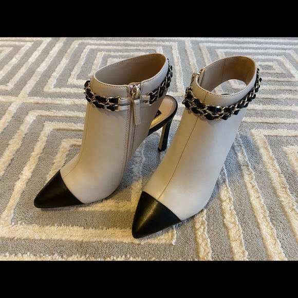 White House Black Market black and cream boots - Picture 4 of 6